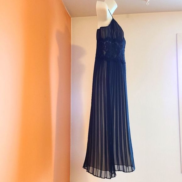 Anne Klein Black Pleated 100% Silk Spaghetti Strap Dress 8 - Picture 2 of 9
